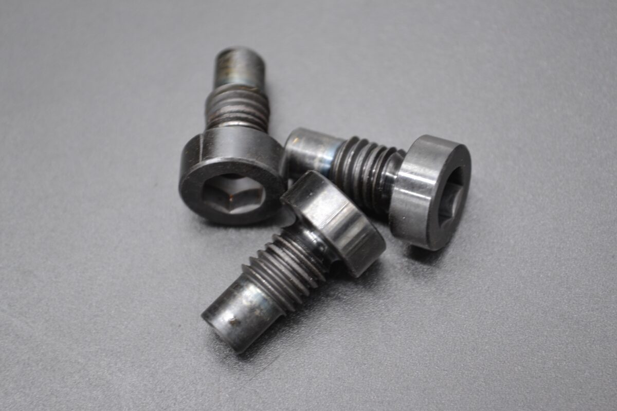 L'ORANGE LOCKING SCREW PEO-T041A