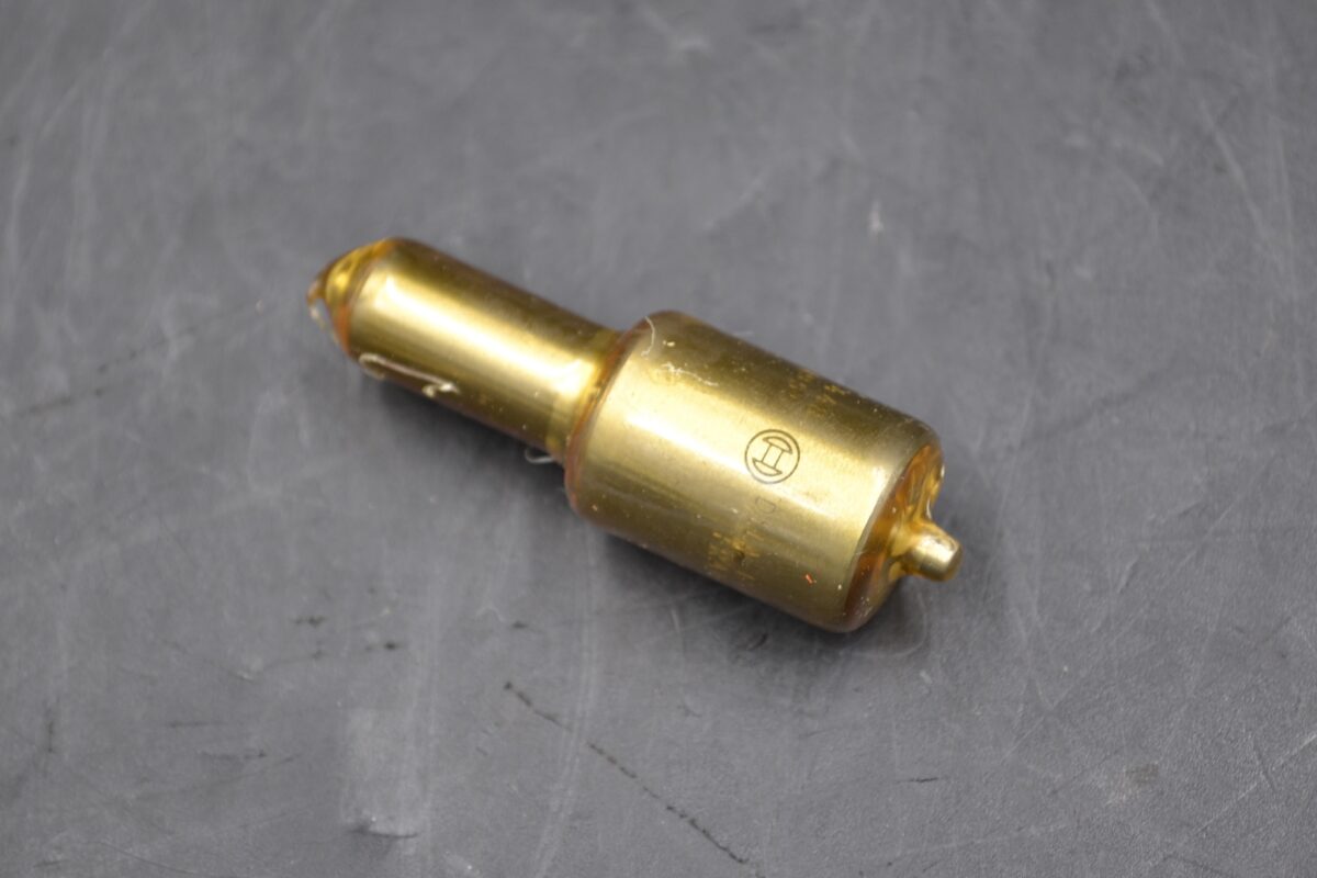 BOSCH HOLE TYPE NOZZLE 0433271307